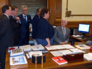 Indiana Governor Pence Signs Up for Castlight